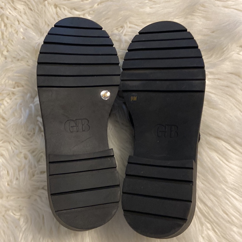 GB SHOES SIZE 9 BNWOT COLOR BLACK SEE ALL PHOTOS - Picture 5 of 12